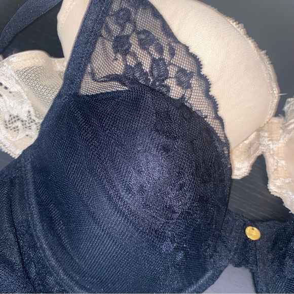 NATORI LACE BRA - bundle of 2 - new without tag
Size 32DD - Picture 4 of 11